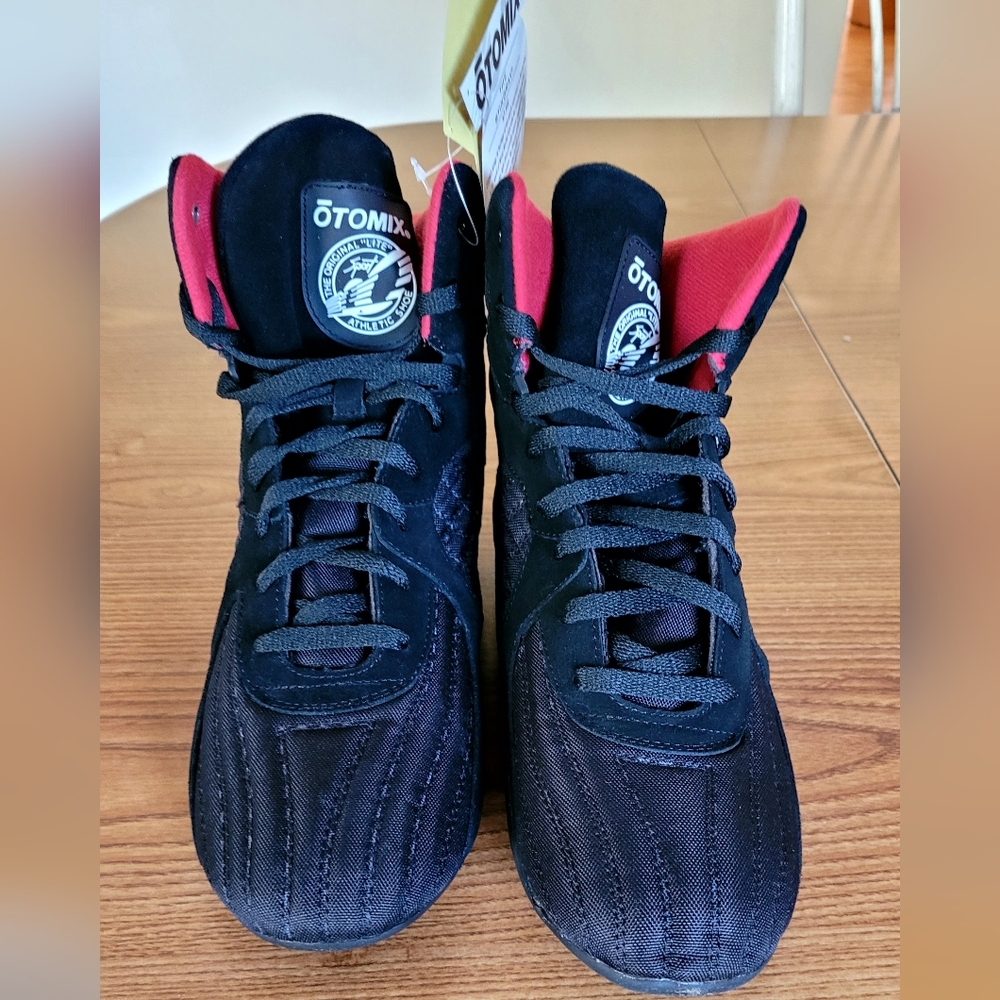 MMA Bodybuilding Shoes, Otomix Brand, The Stingrey Black Mens 10.5